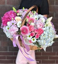 Композиция солнечный день в Поповке Цветочная композиция из Розы, Хризантемы, Пионы и Лизиантусы в корзине в Поповке