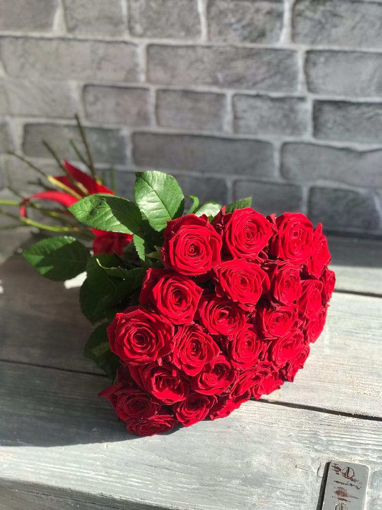 Букет Красные розы Фридом в Поповке