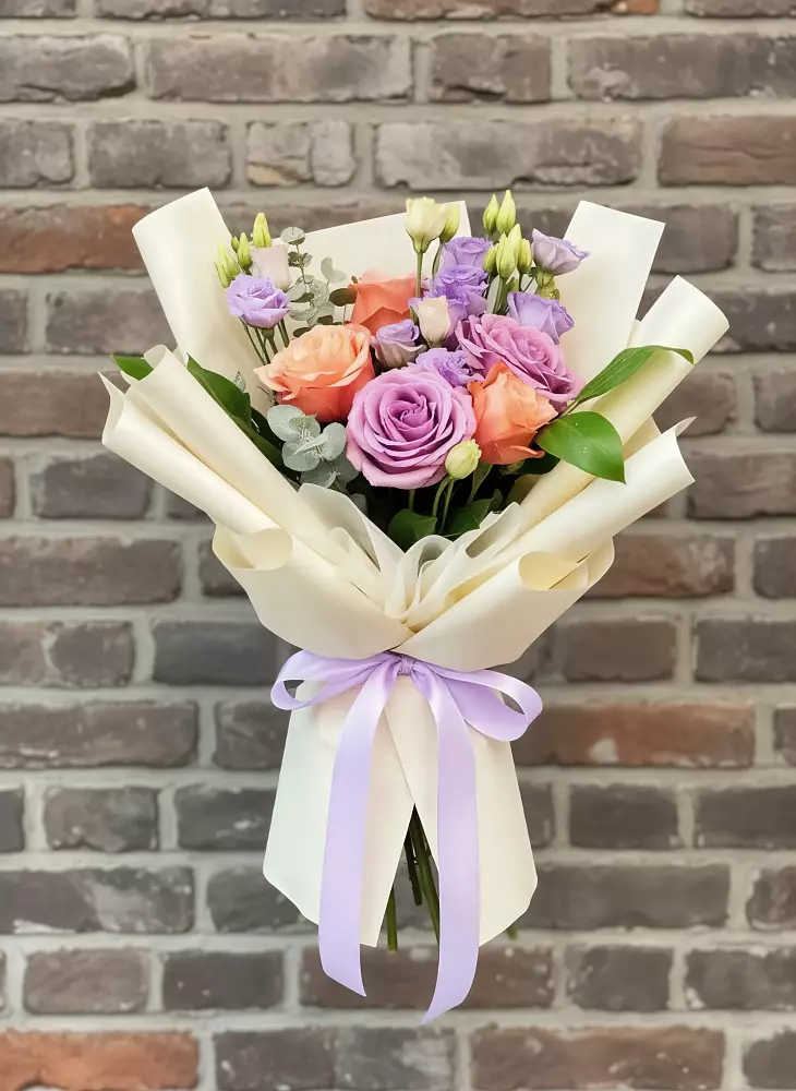 Букет цветов из: Лизиантусы и Розы в Поповке