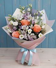 Букет цветов из:  Лизиантусы, Розы, Альстромерии и Гипсофила в Поповке