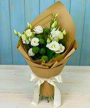 Букет цветов из:  Хризантемы и Лизиантусы в Поповке