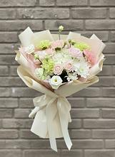 Букет цветов из:  Гвоздики, Розы, Лизиантусы и Хризантемы в Поповке