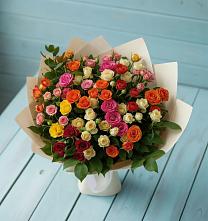 Букет Микс из разноцветных кустовых роз в Поповке